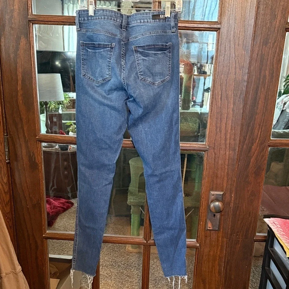 Kut from the Kloth Women 6L High Rise Skinny Jean Medium Wash Distressed Raw Hem
